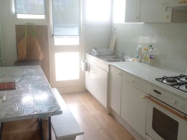 APPARTEMENT 4 pièces cuisine Wc salle d eau séparée proche facultés Rennes