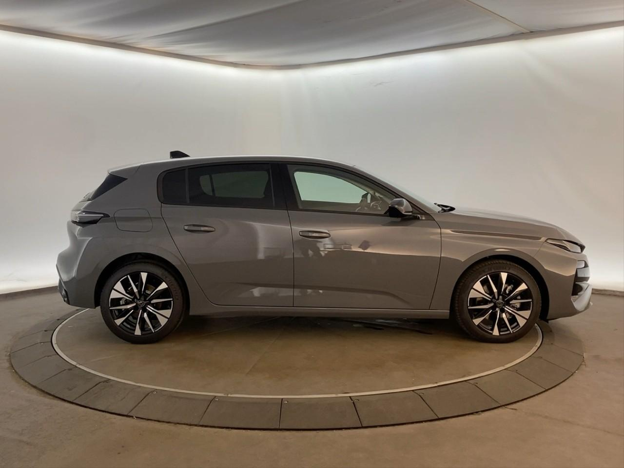 Peugeot 308 hybrid 145 e-dcs6 allure — photo 4