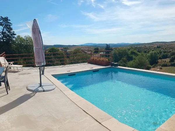 Villa neuve avec vue exceptionnelle