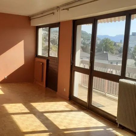 Appartement T3 4ème étage sans vis à vis