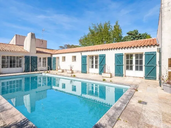 Maison 265 m²