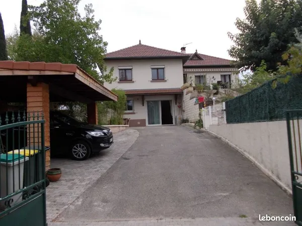 Maison 5 pieces 200 m2
