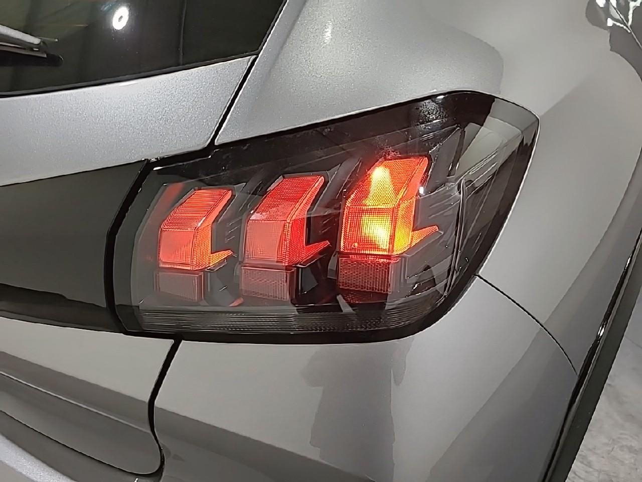 Peugeot 208 electrique 50 kwh 136ch like — photo 26