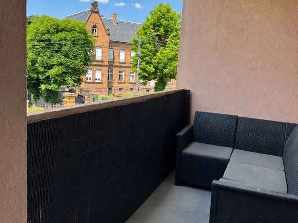 Rare F5 de 88.9 m² au 2ème étage avec balcon et ascenseur