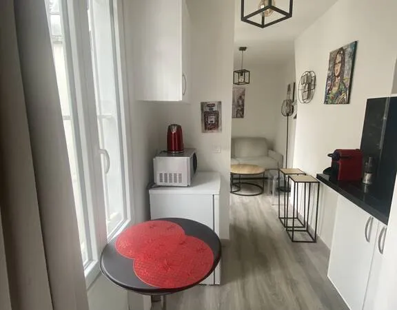 Studio 1 pièce 11 m²