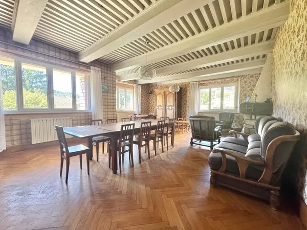 Proche Valdahon appartement T3 en rez-de-jardin à rénover - garage double