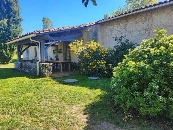 Maison 13 pièces 380 m²