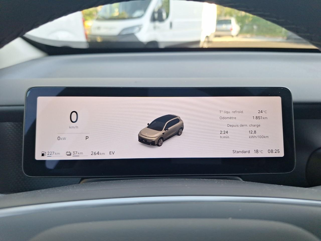 Leapmotor B10 reev 218ch 18,8 kwh design — photo 14
