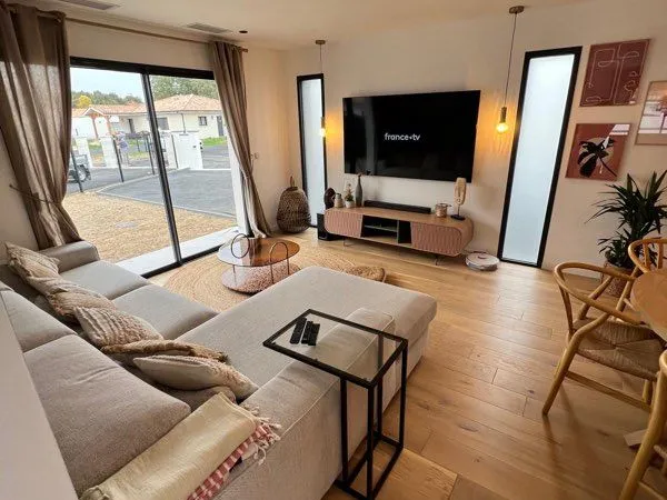 Maison 3 chambres avec jardin piscine clim