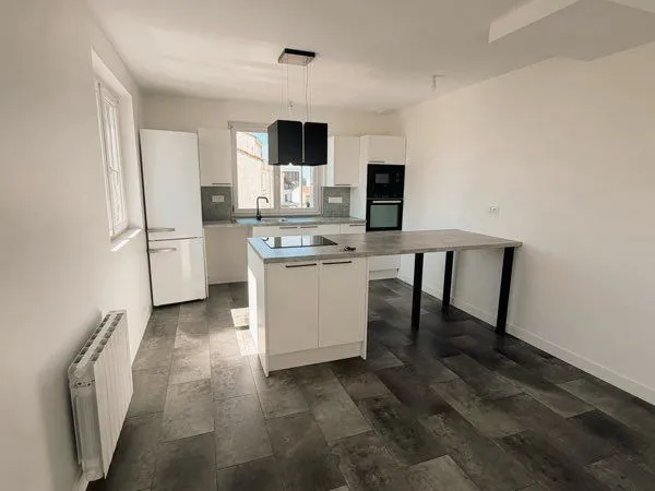 À LOUER - Appartement T4 80m2 - 3 chambres - Jardin privatif