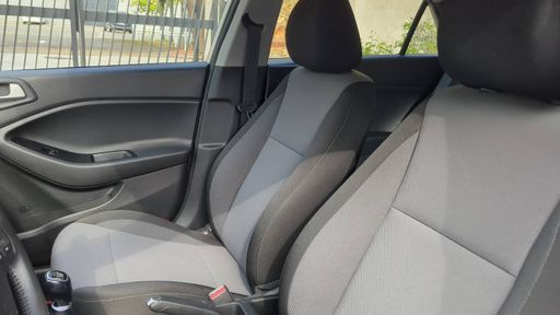 Hyundai i20 1.2 75 - Initia – 2019 – 62360 km – Essence – Boîte Manuelle — photo 12