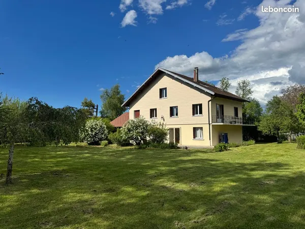 Maison familiale avec jardin à Boissia (Jura 39)