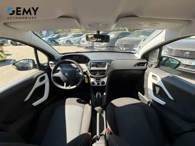 Peugeot 208 puretech 68ch bvm5 — photo 8
