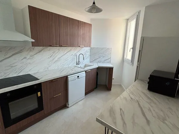 Appartement meublé 107 m² avec 3 chambres, terrasse et garage - Castanet-Tolosan