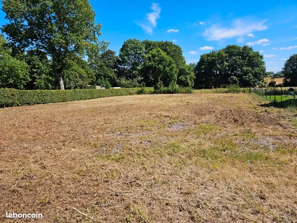 Vends beau terrain à bâtir
