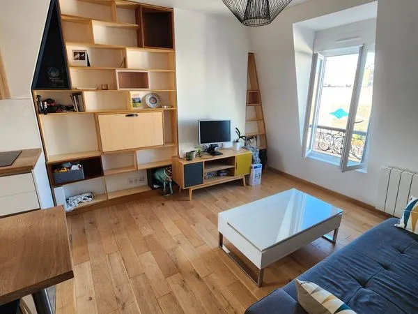 Appartement 2 pièces 35 m² - dernier étage, rénové par architecte, lumineux et traversant - 11 ème