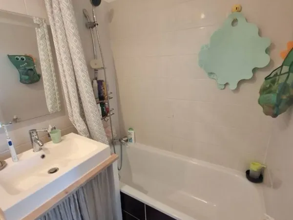 Appartement lumineux avec toit terasse sans vis-à-vis à vis