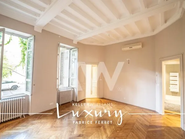 VENTE d'un appartement de 7 pièces (180 m²) à CLERMONT-FERRAN