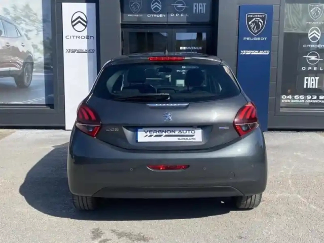 Peugeot 208 1.2 puretech 82 allure — photo 30