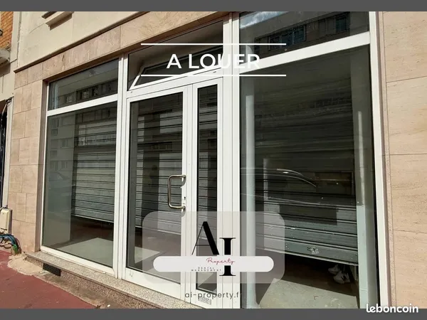 Local 104 m² Levallois-Perret