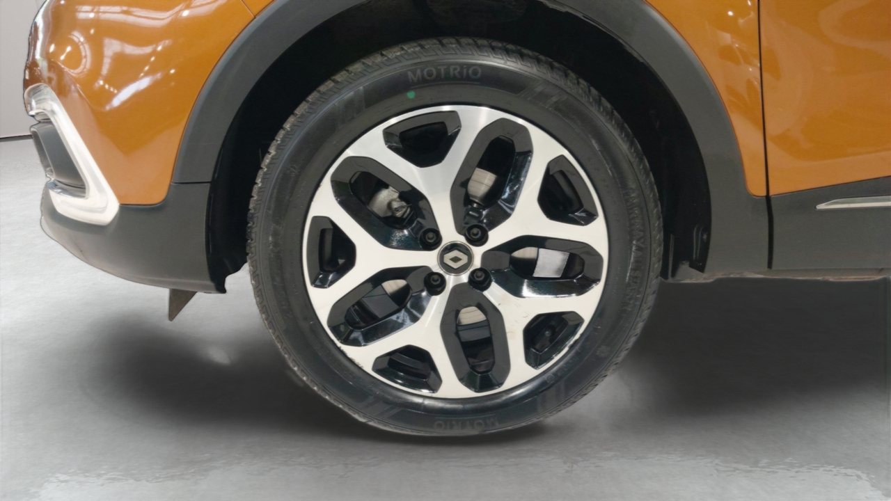 Renault Captur TCe 130 FAP — photo 14