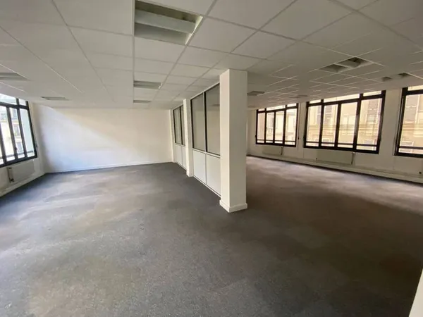 Bureaux 334 m²