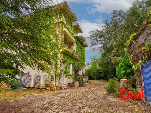 Maison 12 pièces 400 m²