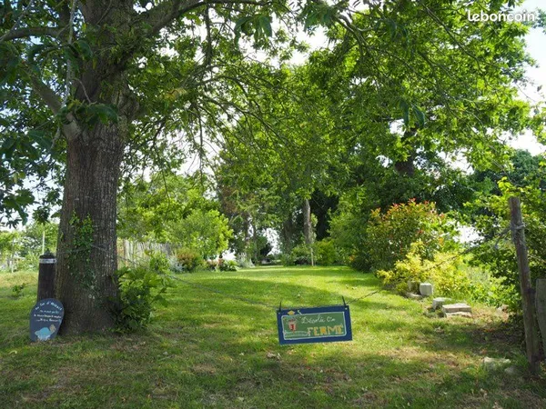 Terrain constructible (2 parcelles 591m2 et 794m2)