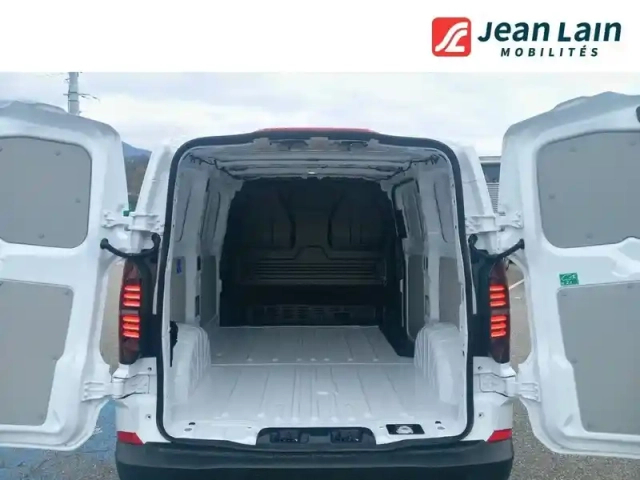 Volkswagen Transporter van l1h1 2.0 tdi 150 bva8 — photo 10