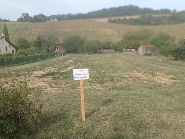 Terrain constructible de 2 356 m² - Les Bordes-sur-Arize (09)