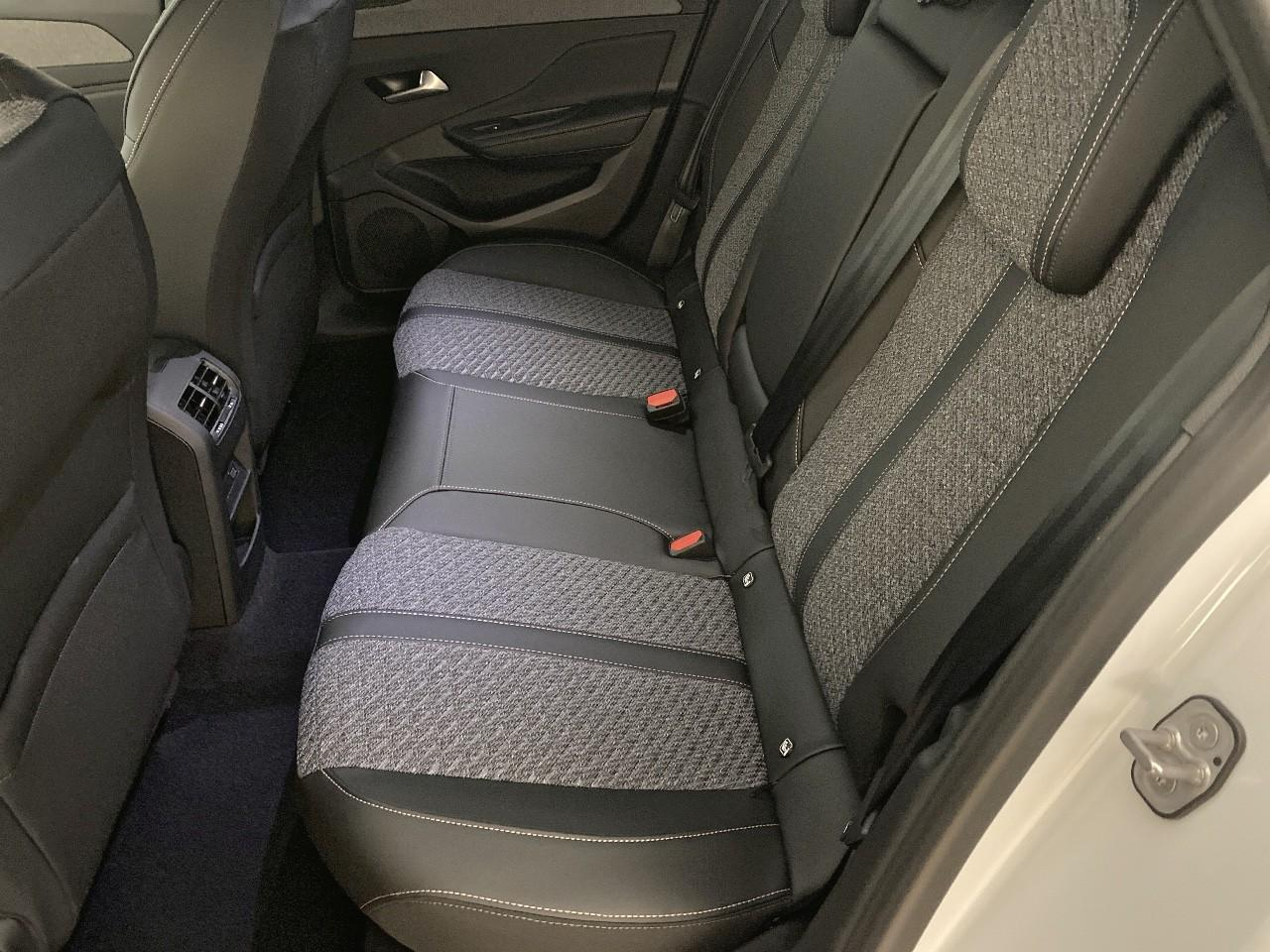Peugeot 308 sw hybrid 145 e-dcs6 allure — photo 10