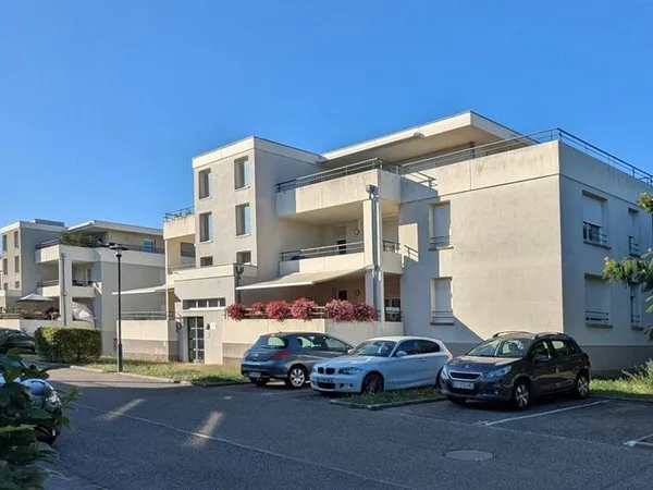 Appartement attique T5 84m2 avec terrasse panoramique de 10