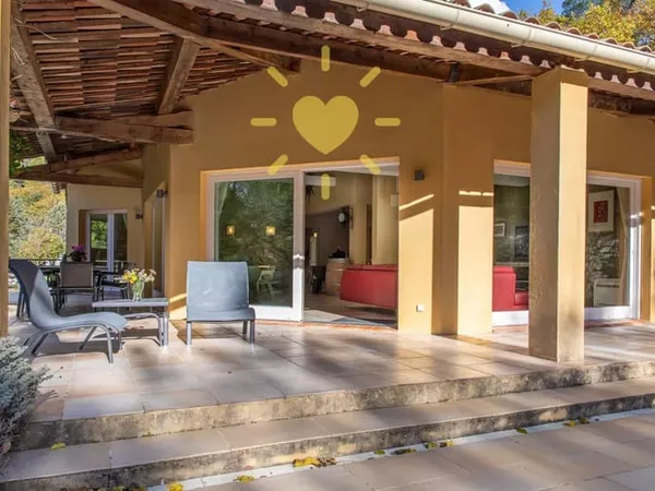 Bargemon : Villa Contemporaine- 6 pièces avec piscine chauffée