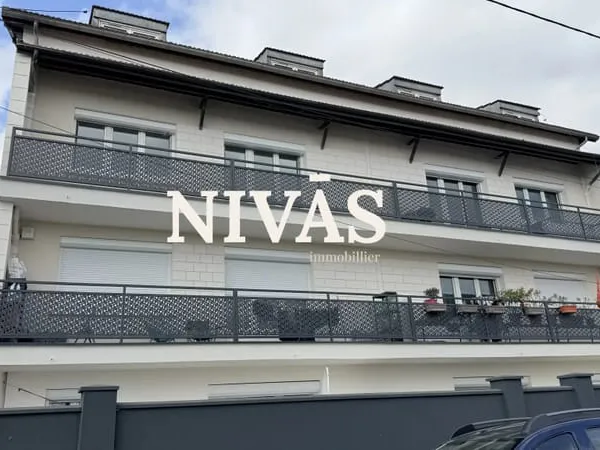 Immeuble moderne de 274 m² à Goussainville