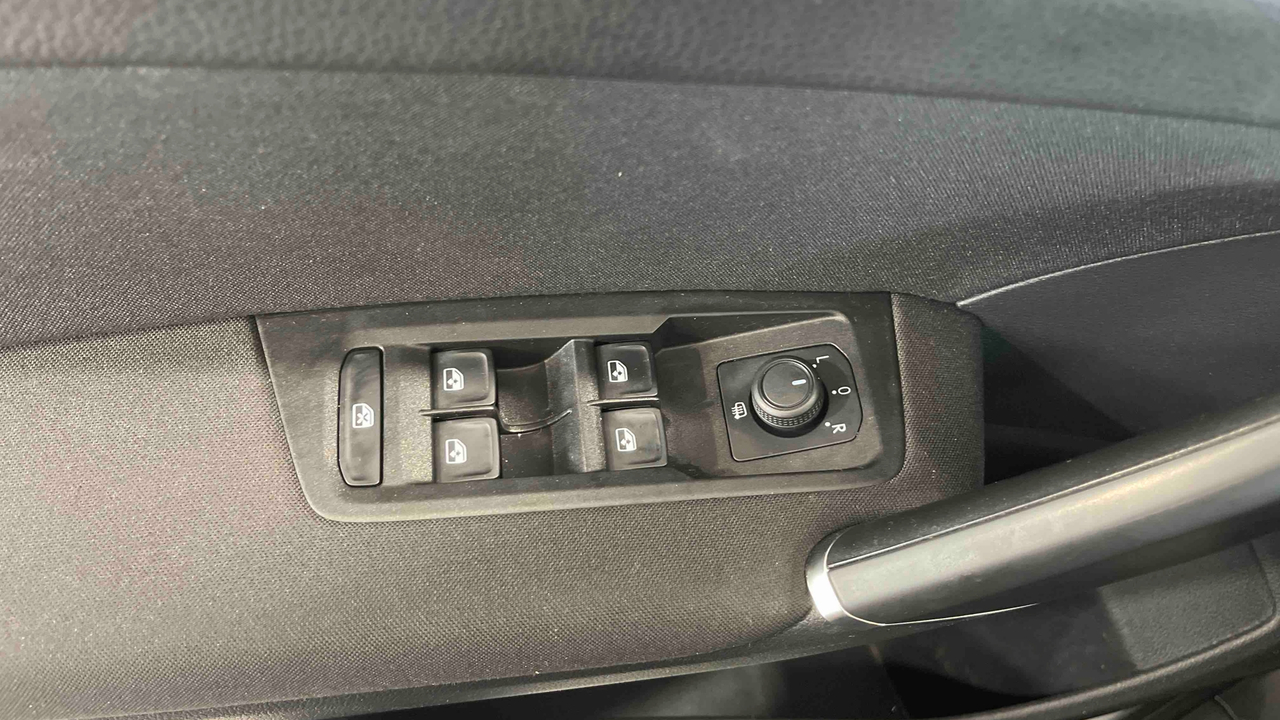 Volkswagen Touran 1.5 TSI EVO 150 DSG7 7pl — photo 19