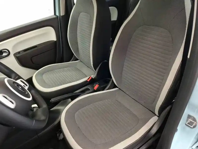 Renault Twingo iii e-tech — photo 11