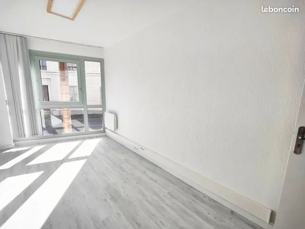 Bureaux 65 m² MELUN