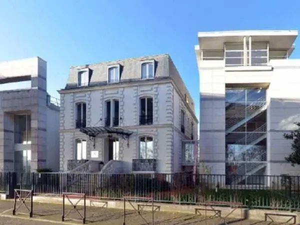 Bureaux 2 pièces 3258 m²