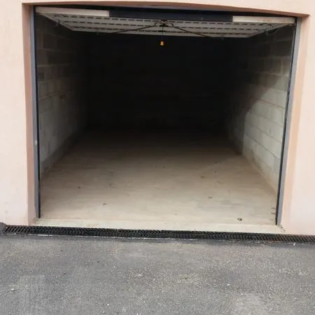 GARAGE 6M X 3M Le CANNET des MAURES