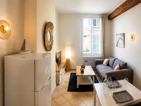 AVIGNON LUMINEUX T2 INTRA MUROS - 30,53 m²