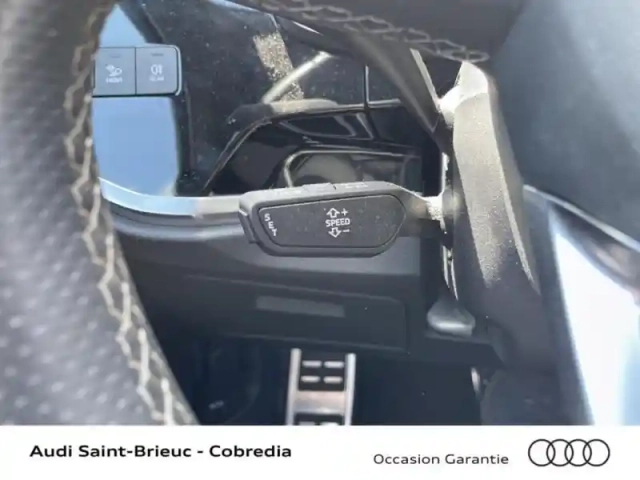 Audi Q3 35 tdi 150ch s line s tronic 7 — photo 11