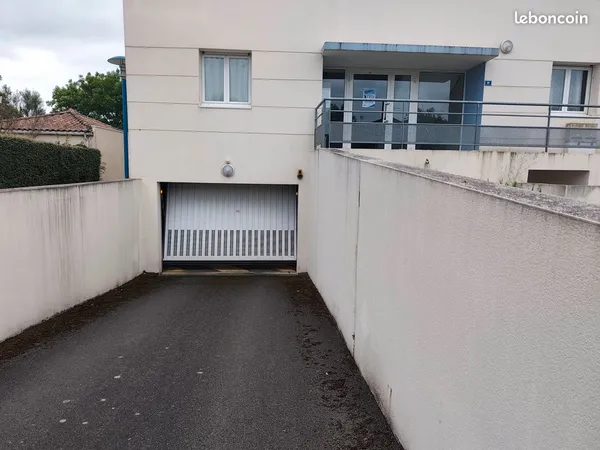 Parking couvert sécurisé Aytré - proche Alstom pour MOTO