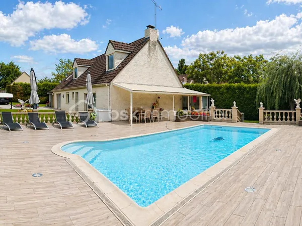 Maison 9 pièces 240 m²