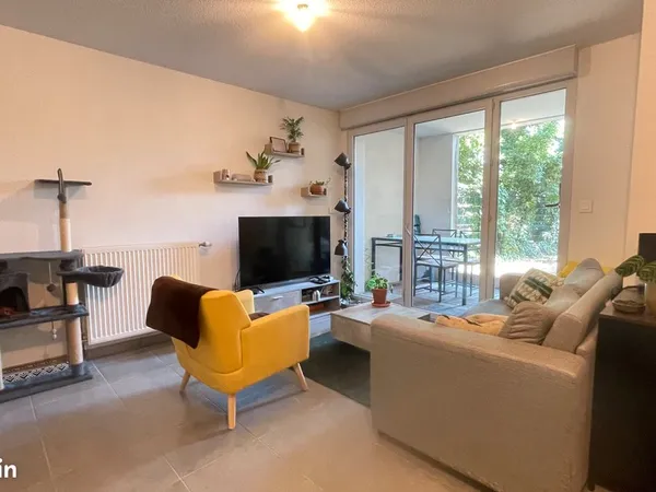 Toulouse - coeur des minimes - t2 avec jardin privatif, deux terrasses et parking
