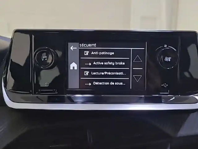Peugeot 208 puretech 75 s&amp;s bvm5 — photo 50