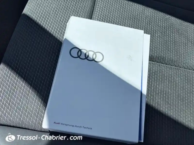 Audi Q3 35 tdi 150 ch s tronic 7 s line — photo 6