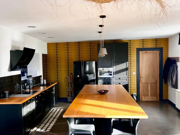 Maison 8 pièces 222 m²
