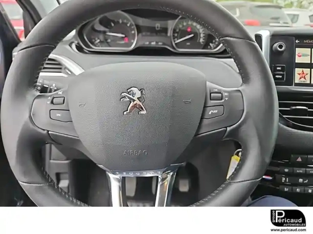 Peugeot 2008 bluehdi 100ch s&amp;s bvm5 — photo 31