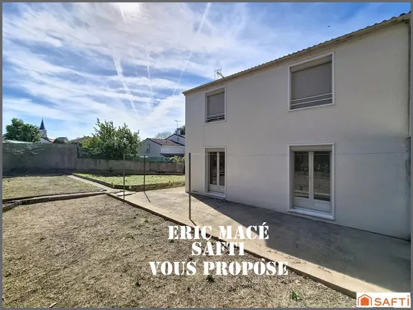 Proche commerces et commodités.