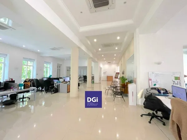 Bureaux 500 m²